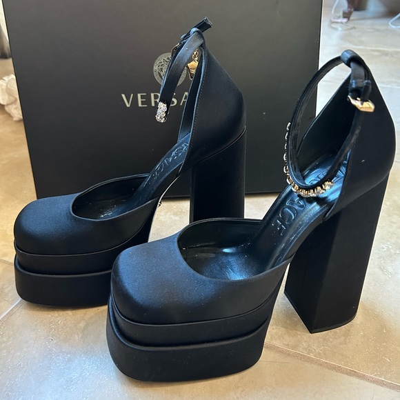 Black Versace Platforms - Picture 2 of 10